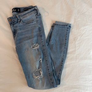Hollister low rise super skinny crop jeans